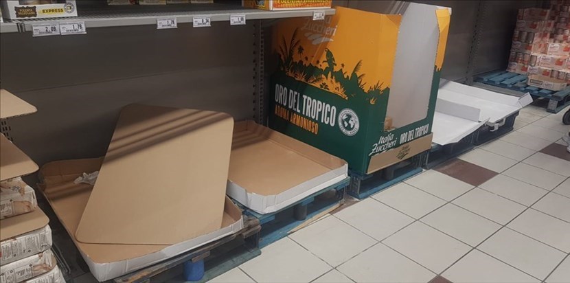 Settore dello zucchero alla Coop di Figline Valdarno, completamente vuoto il 24/02/20 causa psicosi da Coronavirus