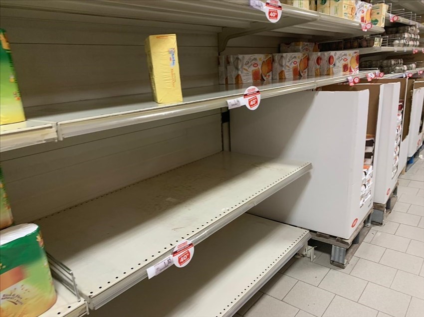 Situazione scaffali alla Coop di Borgo San Lorenzo (FI) il 24/02/2020