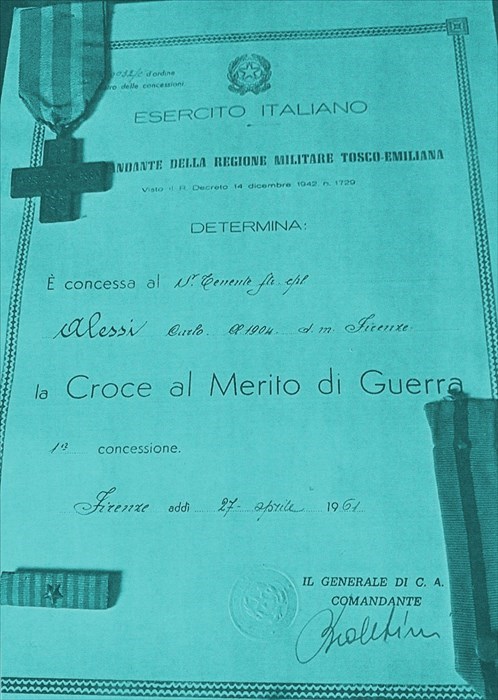L’attestato della Croce al Merito di Guerra al Maestro Carlo Alessi.