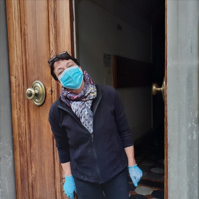 Elmerinda sulla porta