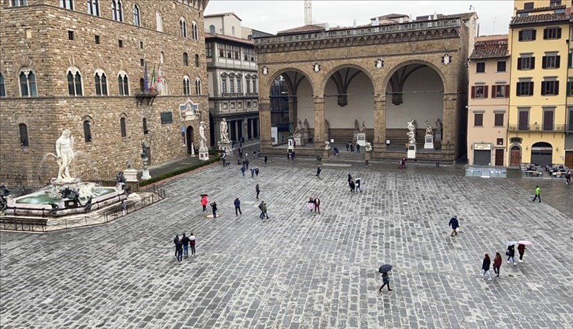 Foto di Giovanna Puleio piazza della Signoria ore 5.3.20 0re 17.20