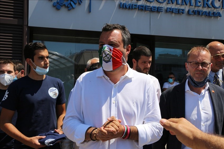 La mascherina tricolore