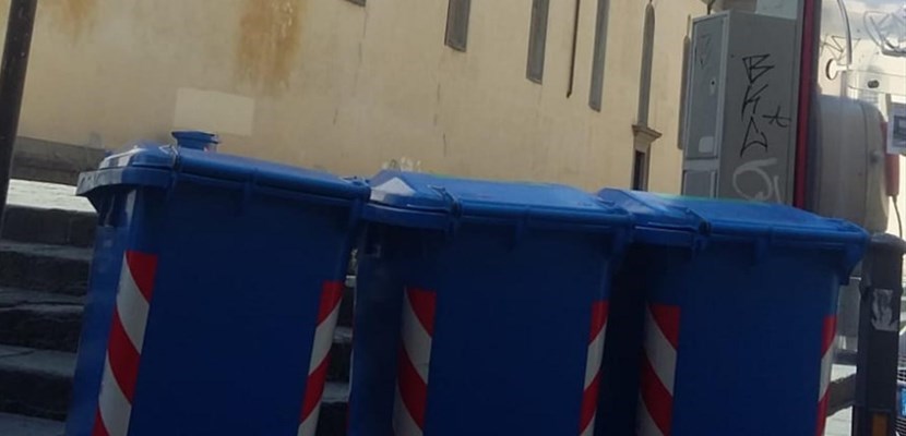 i bidoncini in piazza Santo Spirito