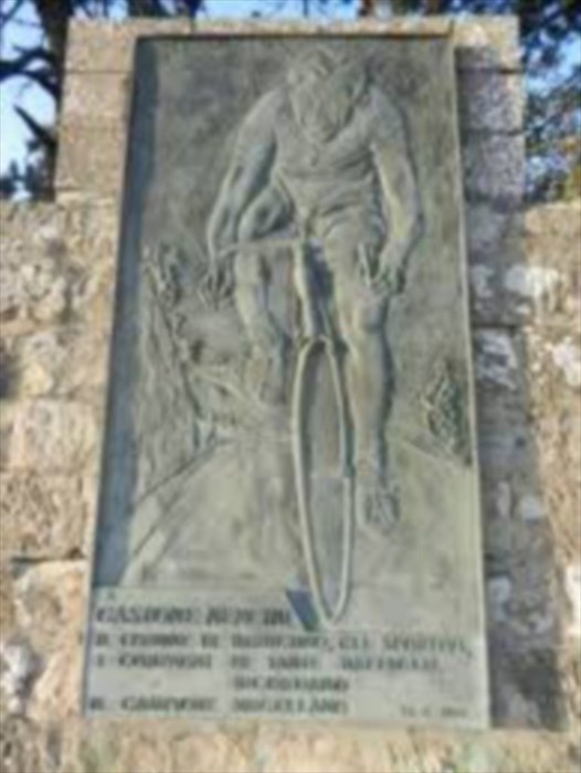 Il monumento a Gastone Nencini