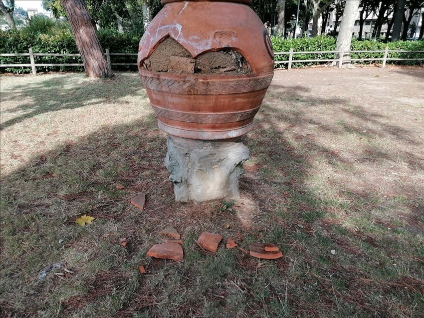 l'orcio storico vandalizzato