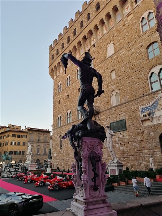 Ferrari 1000 gran premi in Piazza Signoria a Firenze