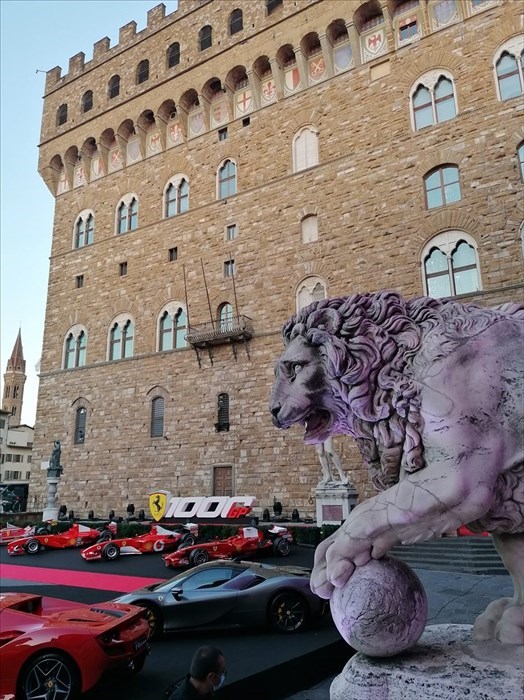 Ferrari 1000 gran premi in Piazza Signoria a Firenze
