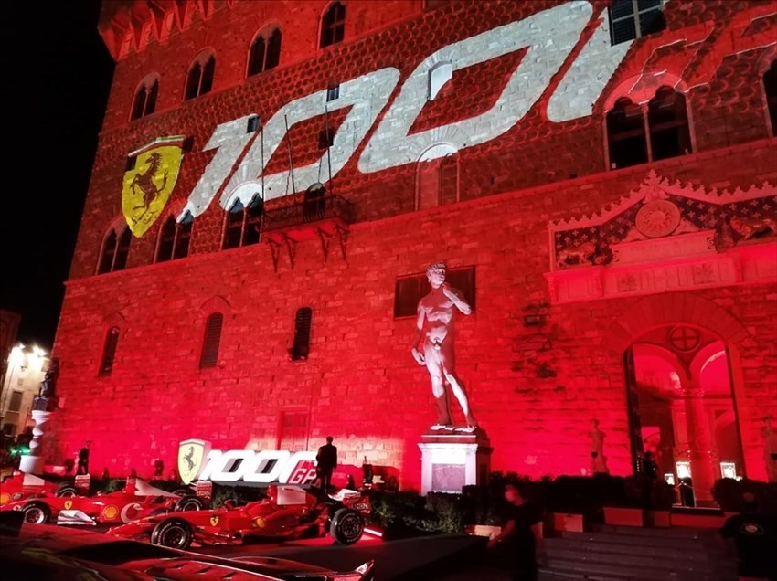Ferrari 1000 gran premi in Piazza Signoria a Firenze
