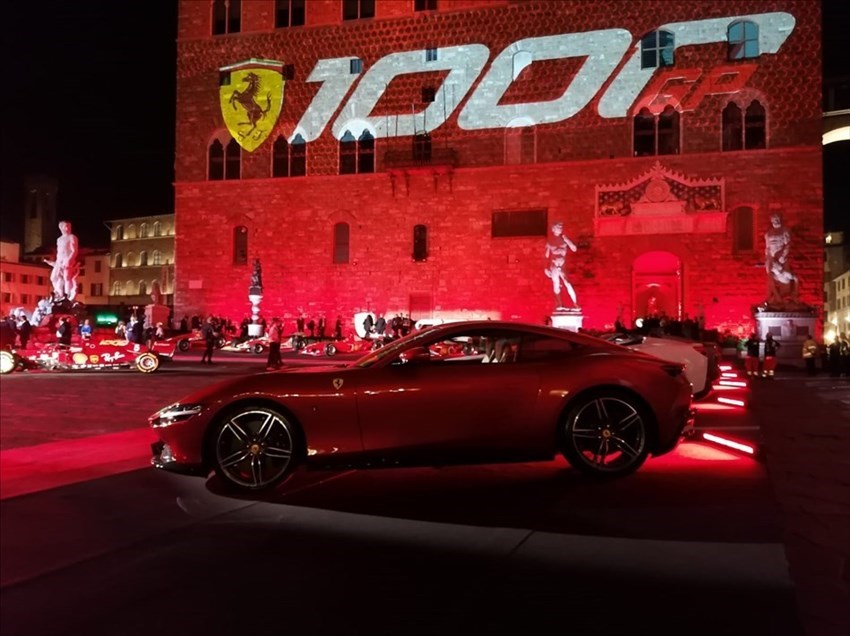 Ferrari 1000 gran premi in Piazza Signoria a Firenze