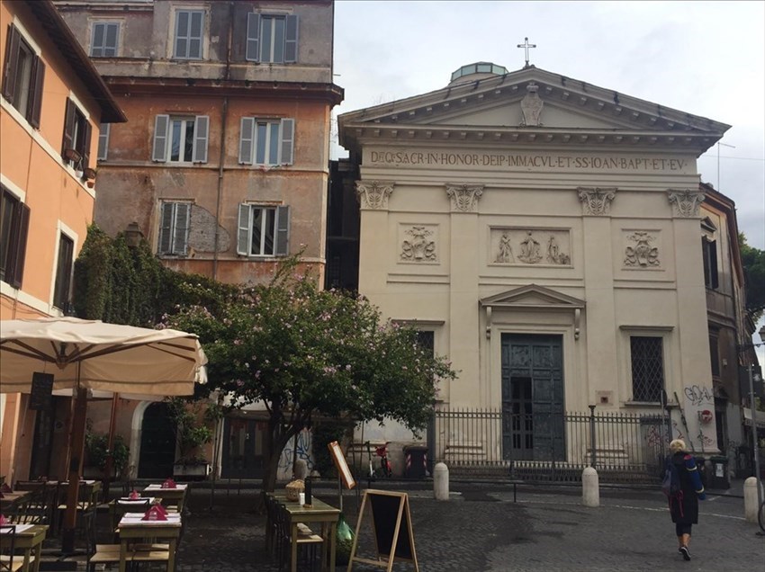 le cancellate che proteggono le chiese a Roma