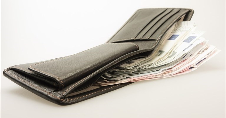 sorpreso a rubare all'Università