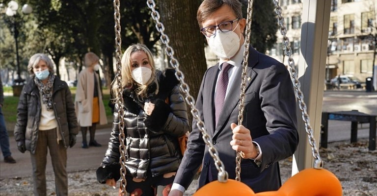 il sindaco Nardella e l'Assessora Del Re nella nuova piazza