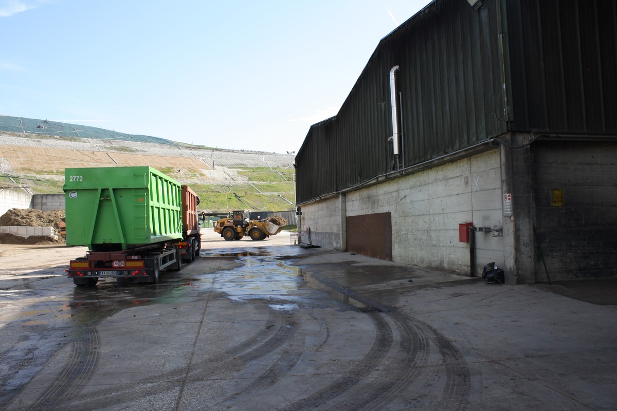 Viaggio nei rifiuti. Organico-Compost: resa del 20%, ma processo ancora in perdita