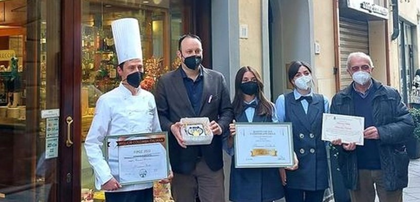 Borgo. Sindaco e Giunta premiano pasticceria in centro