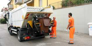 Raccolta Carta & licenziamenti. Dura nota della Cgil...