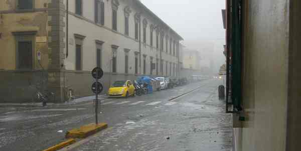Bomba d'acqua su Firenze. Foto e cronaca...