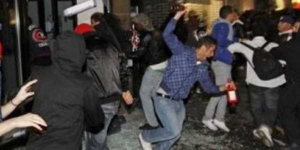 Rissa con sgabelli e bottiglie. Sei arresti a Figline