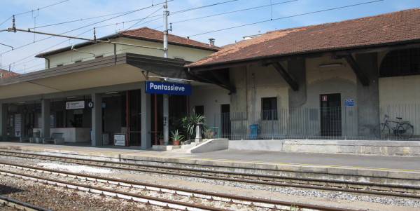 Investito dal treno. Pontassieve in lutto