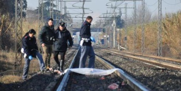 Cadavere tra i binari: forse suicidio.