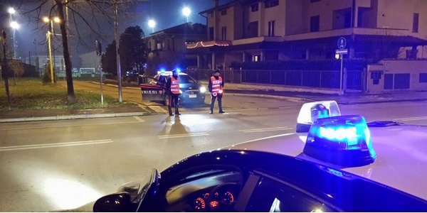 Minorenne alla guida di un'Audi. Denunciato lui e il proprietario