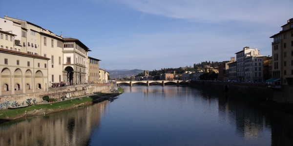 Si gettò in Arno per soccorrere un uomo. Premiato il Carabiniere - eroe