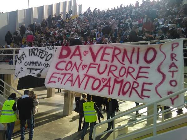 Il Papa, lo stadio e la scultura di San Piero. Cronaca e foto di OK!Mugello