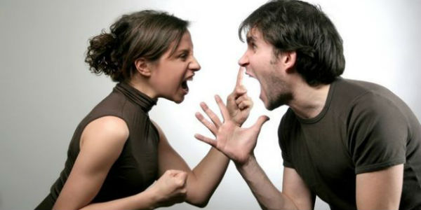 Perseguita il marito, arrestata per la festa della donna