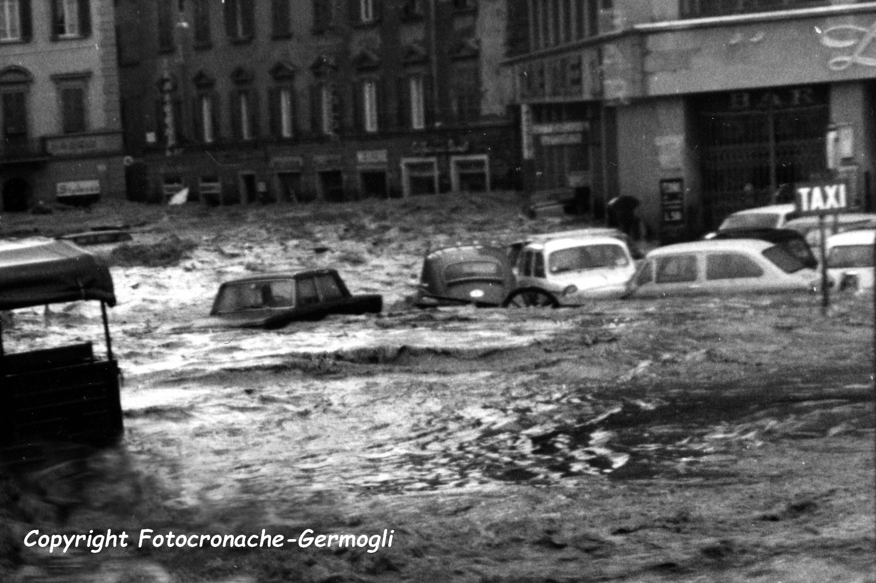 Alluvione. I pompieri: soldi spesi per celebrazioni e non per addestramento