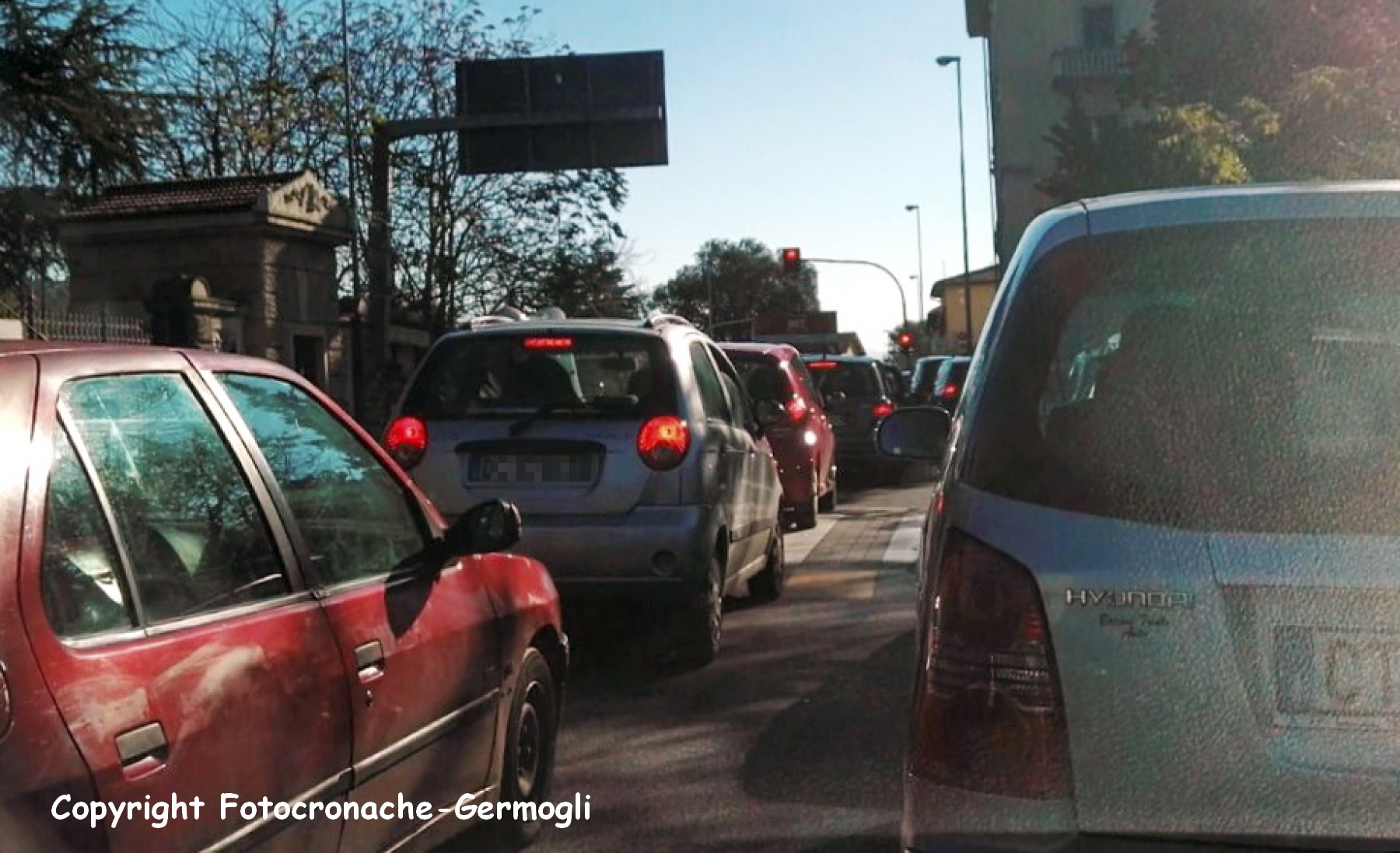 Contrordine smog. Non c'è vento: via ai blocchi, per traffico e riscaldamenti. Orari e info