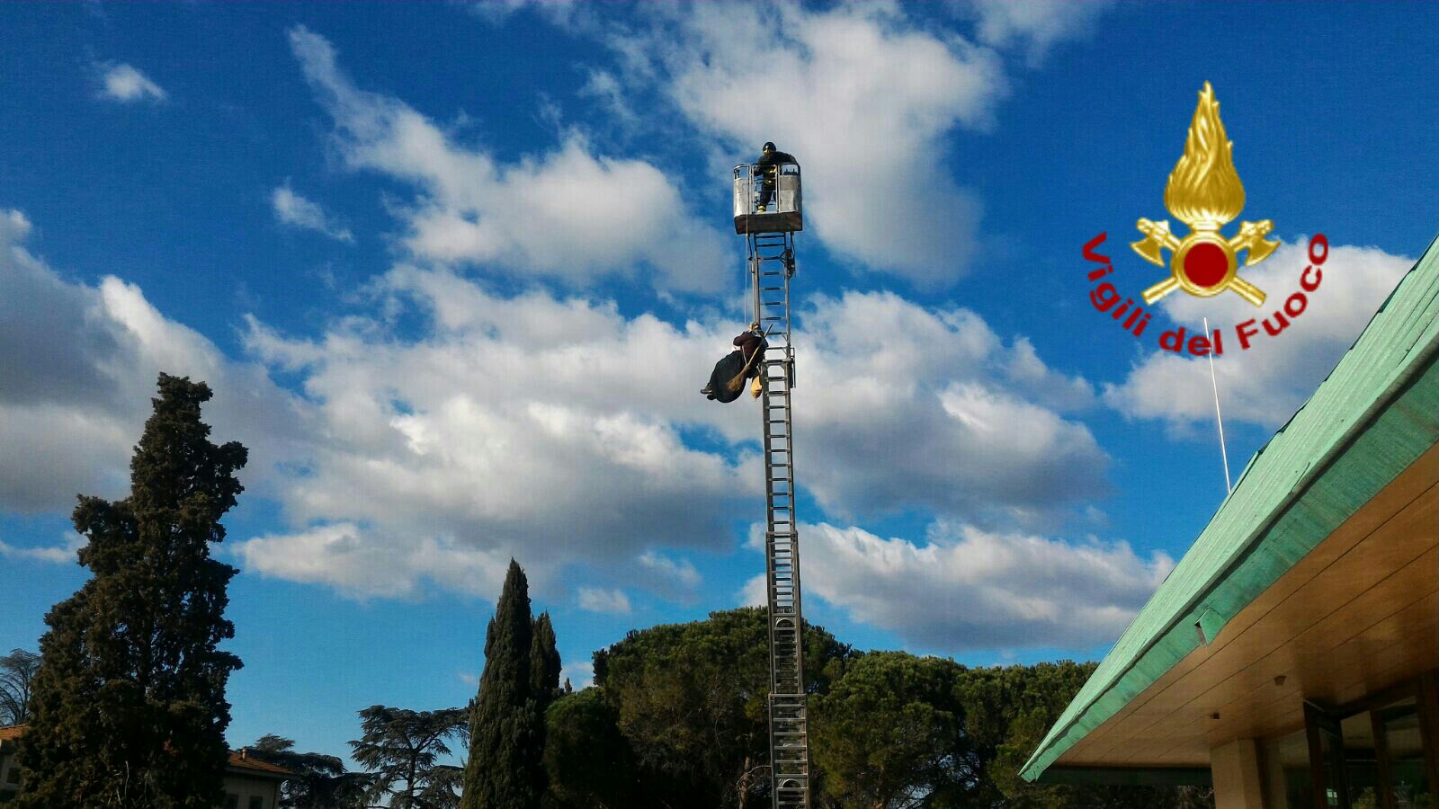 La befana in visita al Meyer di Firenze. Foto