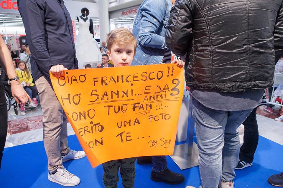 Bimbo borghigiano fan di Gabbani. Lo incontra e... finisce su Il Tirreno