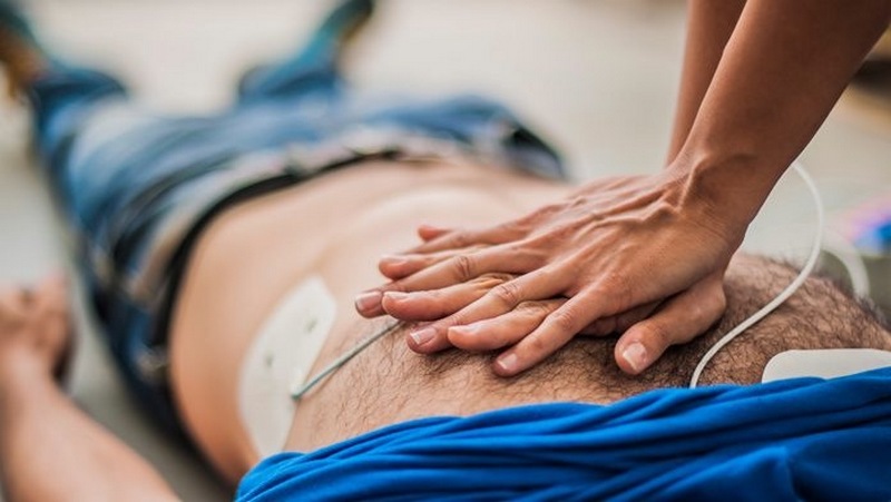 18 anni e tanto sangue freddo: salva la vita al padre. Bella storia da Pistoia