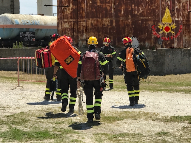 Terremoto di Ischia. Vigili del Fuoco Toscani già sul luogo