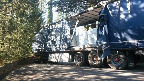 Autoarticolato si incastra nelle stradine strette tra Fiesole e Vaglia