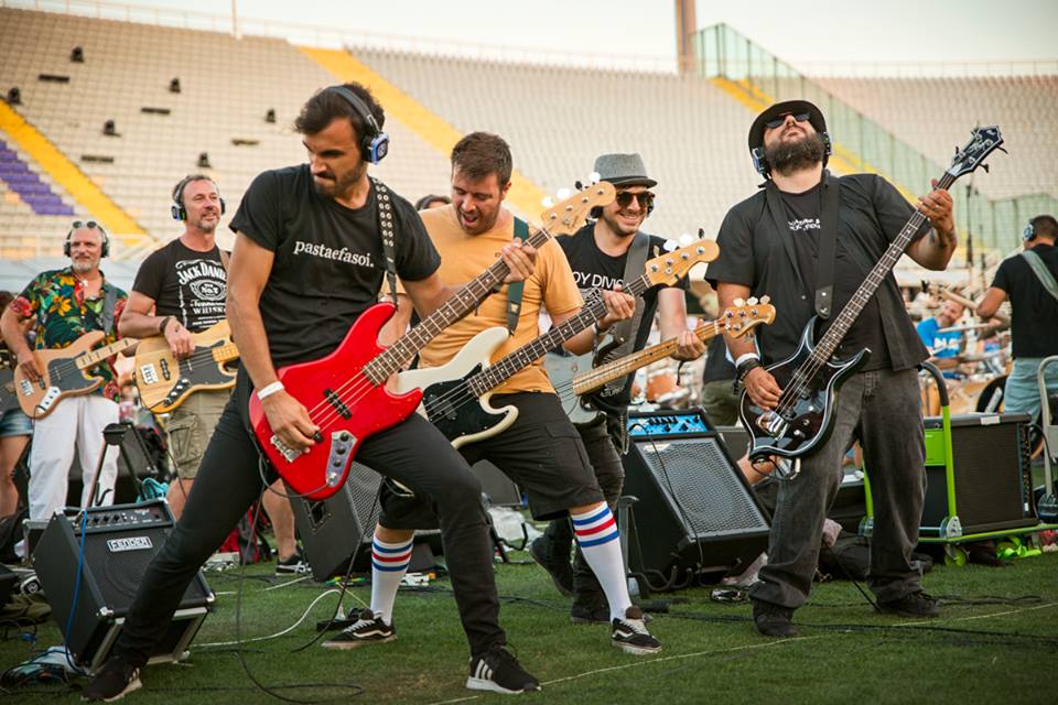 That's Live Rockin 1000. Il più grande spettacolo dopo il big bang