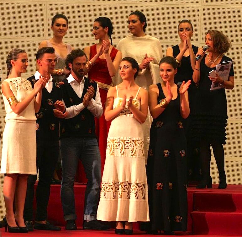 alcuni degli abiti fatti a mano