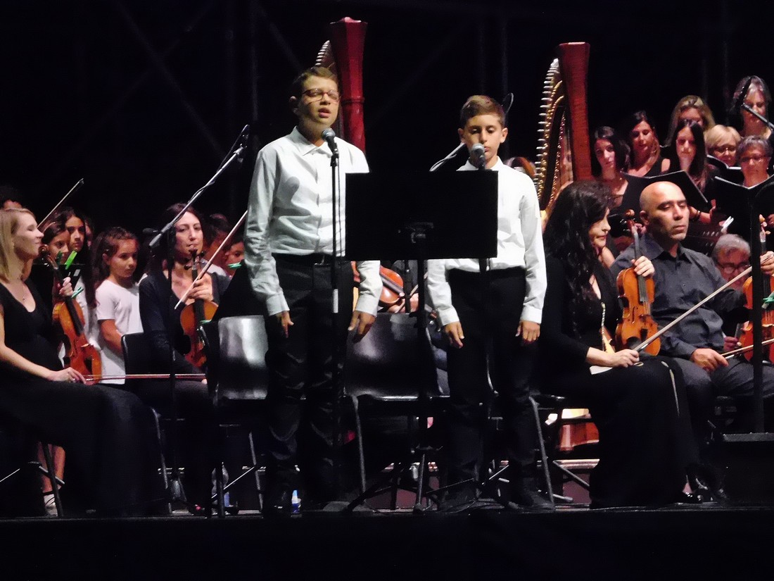 Camerata e Coro città di Prato. Successo in Piazza del Duomo