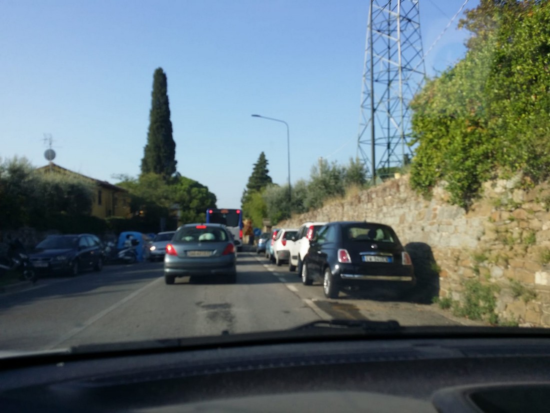 Cantiere sulla Bolognese. Oltre 30 minuti in coda e nessuno che ci lavora...