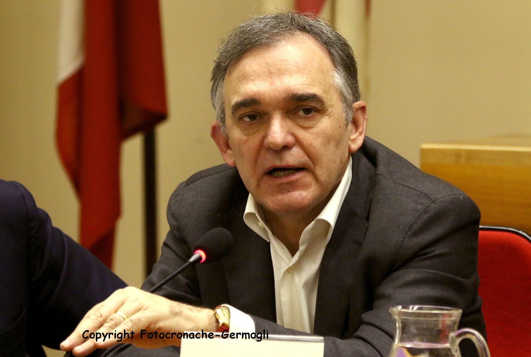 La risposta del centrodestra alla legge sui migranti di Rossi