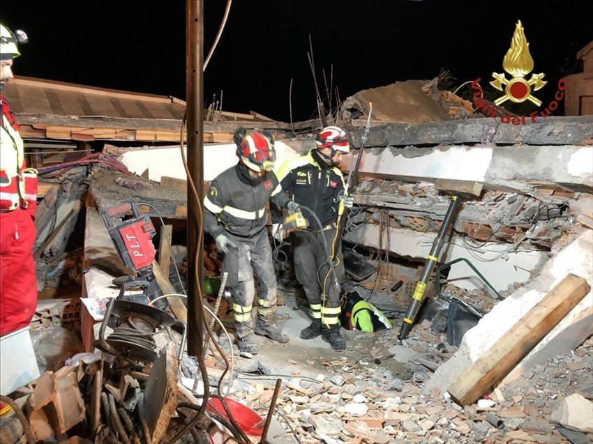 Le operazioni di salvataggio dei dispersi