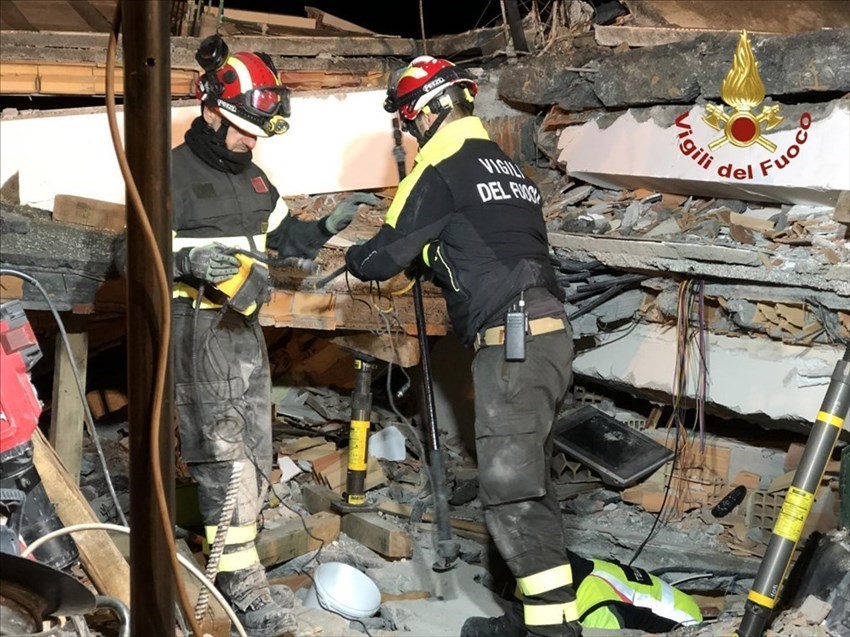 Le operazioni di salvataggio dei dispersi