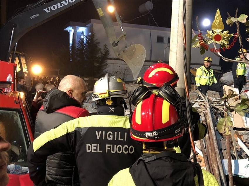 Le operazioni di salvataggio dei dispersi