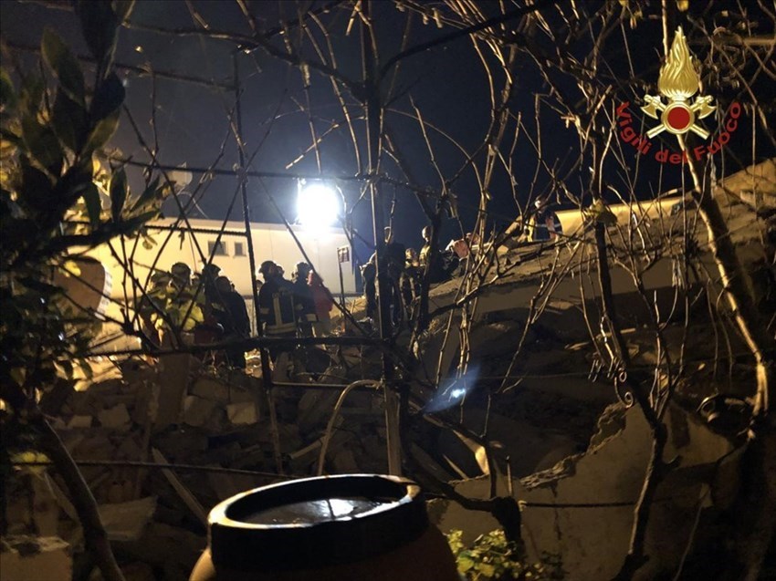 Le operazioni di salvataggio dei dispersi