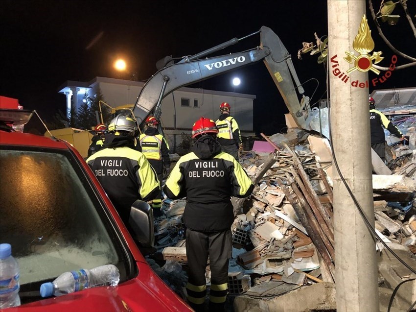 Le operazioni di salvataggio dei dispersi