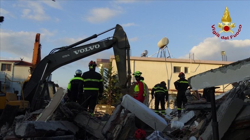 Le operazioni di salvataggio dei dispersi