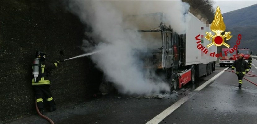 Camion in Fiamme in A1