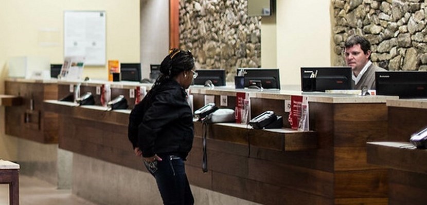 In banca senza mascherine