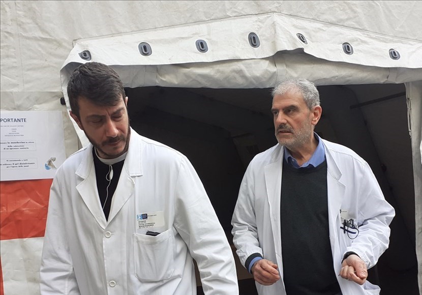 Medici a lavoro durante la pandemia da Coronavirus