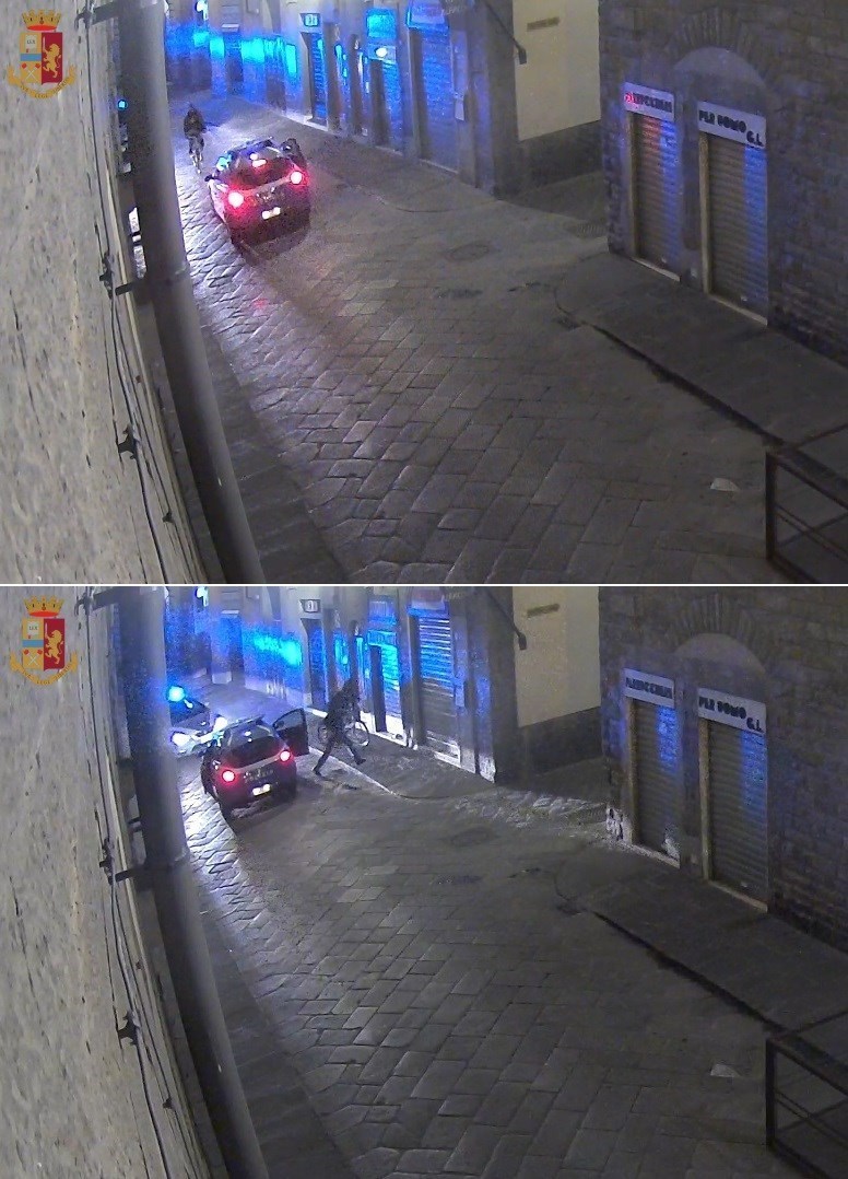 Il momento dell'arresto in via dei Leoni