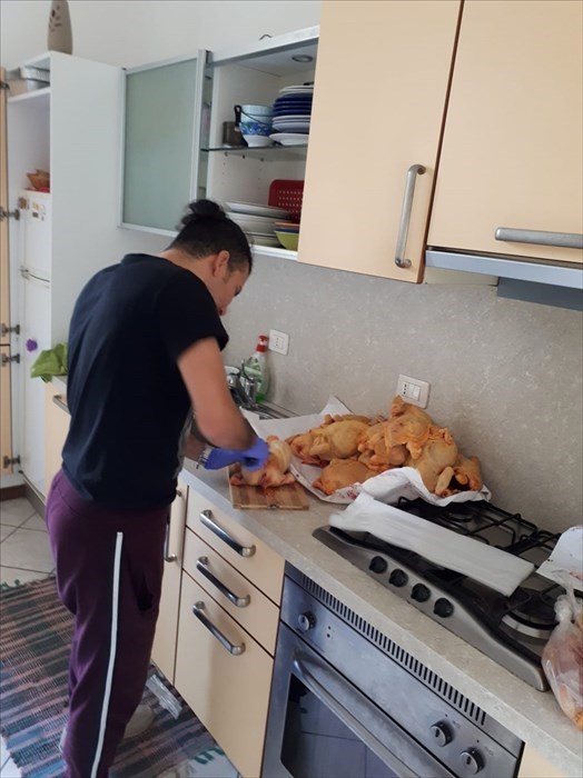 la preparazione e confezionamento del pollame